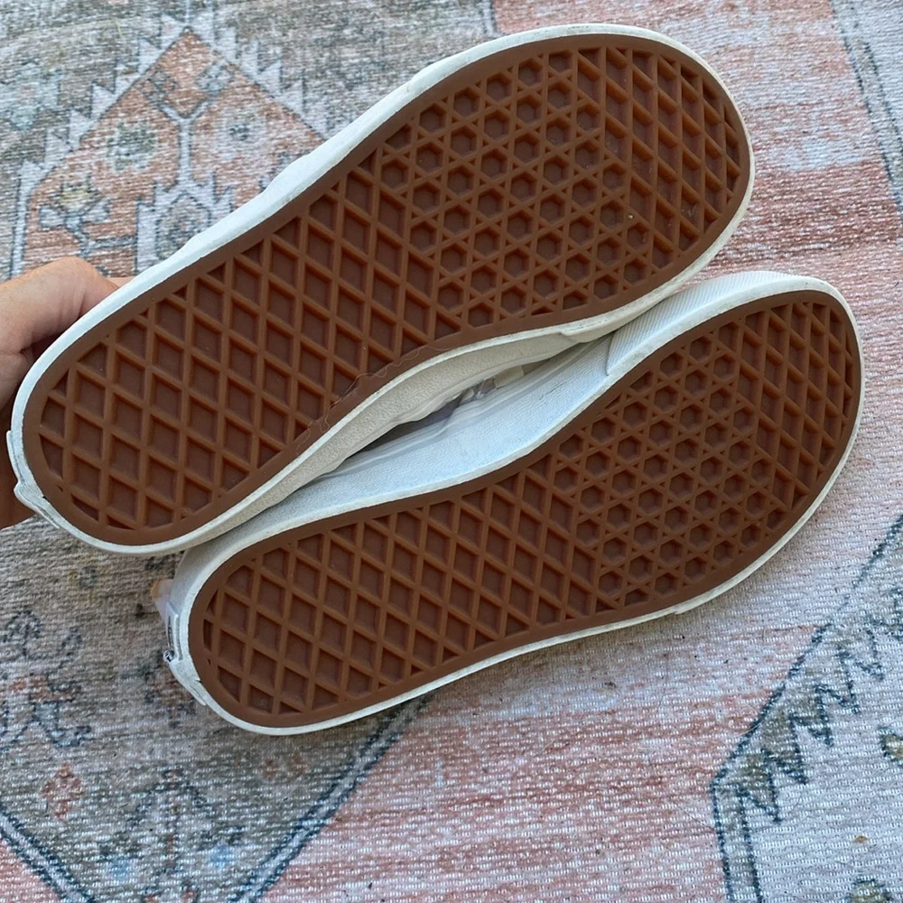 Youth white checkerboard slip on vans size 4.5 - Picture 5 of 7